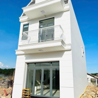 Bán Nhà Phố Gia Khải Luxury, 2,8 Tỷ, 65M2, View Đẹp, Đường Hùng Vương, Bến Cát, Bình Dương