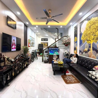 Tôi Khoa Có Căn Nhà Cần Bán Đường Hoàng Hoa Thám, Phường 6, Quận Bình Thạnh. Giá Bán 2Tỷ590 (4,5 X 11)