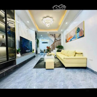 Hiếm! Cuối Trịnh Văn Bô Di Trạch! Bán Nhà 5 Tầng 42M2 Dân Xây Trục Chính Kinh Doanh Ôtô Chỉ 8.2 Tỷ