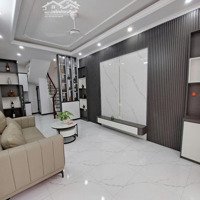 Bán Nhà Phương Liệt - Ô Tô Đỗ Cửa - Sân Để Xe Riêng Giá Chỉ 13.X Tỷ