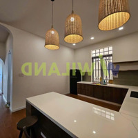 Bán Biệt Thự Lạc Long Quân P2 Vũng Tàu 212M Thổ Cư Sân Vườn, Gara, Sổ Hoàn Công Giá Bán 22 Tỷ