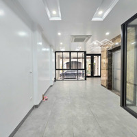 Nhà Mặt Phố Hoàng Cầu Vị Trí Vàng Kinh Doanh Đa Ngành 80M 5 Tầng Nhà Sát Hồ