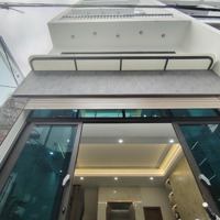 Hàng Hiếm Tại Hào Nam, 8,8 Tỷ, 40M2, 4 Phòng Ngủ 5 Vệ Sinh Thang Máy - Sđcc