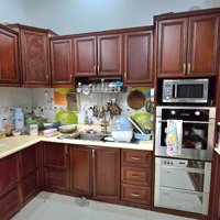 Siêu Phẩm Biệt Thự Khu Bên Sông, Gigamall Hiệp Bình Chánh, Thủ Đức 3 Tầng 250M2 Chỉ 25 Tỷ.