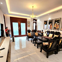 Bán Biệt Thự Vip Ciputra Tây Hồ, 84,8Tỷ, 200M2, View Đẹp, Đường Đôi 30M, Vị Trí Tuyệt Đỉnh.