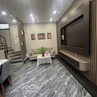 Bán Nhà Phố Việt Hưng, Dân Trí Tuyệt Vời, 30M2, 5.7 Tỷ