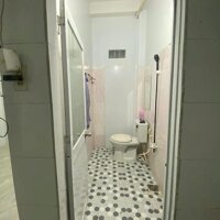 Nhà trệt 2 lầu có 7 phòng trọ, gần trường đại học Cần Thơ