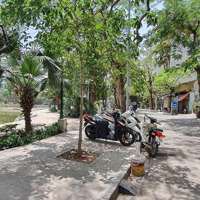 Bán Nhà Hồ Tây. Gara 7 Chỗ, Sân Vườn, Mặt Tiền 10M. Giá Chỉ 2Xxtr/M2