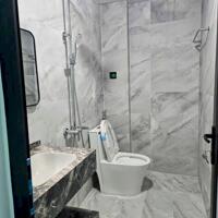 Bán nhà 3 tầng ngõ phố Nguyễn Hữu Cầu, ph Ngọc Châu, TP HD, 43.5m2, 3 ngủ, 2vs, chỉ 2.15 tỷ