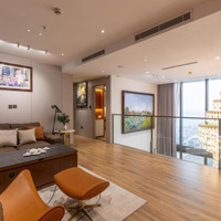 Chính Chủ Cần Bán Căn Duplex 210M2 Với Ban Công Sân Vườn 30M Tại Lạc Long Quân Giá Hơn 20 Tỷ