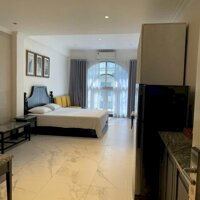  CĂN HỘ CÓ CỬA SỔ FULL NỘI THẤT QUẬN 1