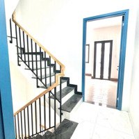 Nhà Mới 4 Tầng - Hẻm Xe Hơi - Trái Tim Quận 3 Đang Chờ Đón Chủ Nhân Mới!