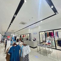 Cần Bán Gấp Nhà Đường Nguyễn Thông, Quận 3 - Giá:5Tỷ650/144M2 (7,2X20M) Đang Cho Thuê Shop 32 Triệu/Th