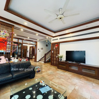 Chính Chủ Bán Biệt Thự Đơn Lập Vườn Đào - Tây Hồ - Thang Máy - Nội Thất Nhập Khẩu Nhỉnh 100 Tỷ.