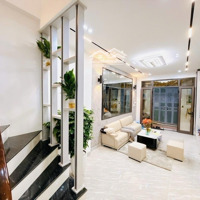 Bán Nhà Lạc Long Quân Siêu Hiếm Đẹp Long Lanh Ánh Kim, 3 Phòng Ngủ Master, 30M2 5.9 Tỷ 0336712506