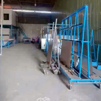 Cho Thuê Kho Xưởng Quận 7Diện Tích300M2 Vách Tường Xây Thoáng Mát, Kiên Cố