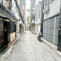Nhà cũ Bán Đất - Lạc Long Quân - 252m2 x 2T x MT 7m - Ngõ thông thẳng - 30m ra Hồ Tây