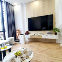 Bán Nhà Trung Tâm Gia Thụy, 6 Tầng Thang Máy, Cách 50M Ra Mặt Phố Nguyễn Văn Cừ,
18.5 Tỷ,0975585817