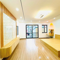 Phân Khúc Còn Sót Lại -Nguyễn Văn Cừ-3 Thoáng Thông Các Ngõ -6 Tầng Thang Máy -4 Ngủ Full -9,25 Ty