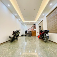 Bán Gấp Nhà Lạc Long Quân 65M2 Lô Góc 6 Tầng Thang Máy - Vị Trí Đẹp Ô Tô Tránh - Ở + Văn Phòng Vip