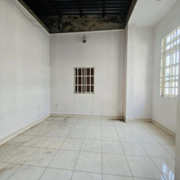 Cho Thuê Nhà Quận 7 ( 3 Tầng Có 4 Phòng Ngủ+3Wc) Giá 15 Triệu/Th. Zalo 0902.550.515