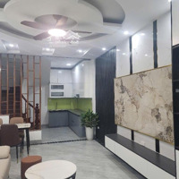 Bán Nhà 5 Tầng, Đẹp Nhất, Phố Lĩnh Nam, Hoàng Mai, Giá Bán 5,8 Tỷ, 32M2, Full Nội Thất