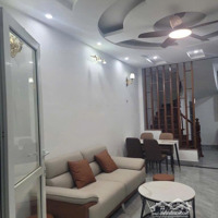 Bán Nhà 5 Tầng, Đẹp Nhất, Phố Lĩnh Nam, Hoàng Mai, Giá Bán 5,8 Tỷ, 32M2, Full Nội Thất