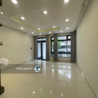 Cho Thuê Văn Phòng Tầng Trệt Nhà Mới 100% Đầy Đủ Nội Thất,Thang Máy,Máy Lạnh Kđt Vạn Phúc City