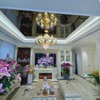 Bán Gấp Căn Hộ Cao Cấp Full Nội Thất Tân Cổ Điểndiện Tích141,5M2 Giá Chỉ Hơn 15 Tỷ (Nội Thất Hơn 2 Tỷ)