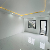 Bán Nhà Dân Xây 4 Tầng Phố Đức Giang, Sổ Riêng Nở Hậu, Diện Tích 70M2, Giá Đầu Tư 6.4 Tỷ