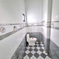 bán nhà mái thái mới xây phường phú tân , bến tre