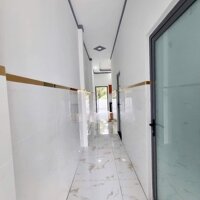 bán nhà mái thái mới xây phường phú tân , bến tre