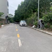 Bán 65,2m đất đấu giá Cự Khối mặt tiền 5,5m đường 13m trước nhà thoáng tầm nhìn, có thể làm văn phòng