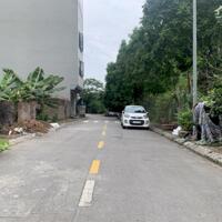 Bán 65,2m đất đấu giá Cự Khối mặt tiền 5,5m đường 13m trước nhà thoáng tầm nhìn, có thể làm văn phòng