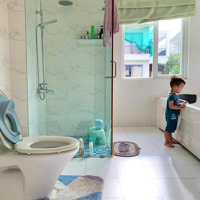 Hvl Nc - Cho Thuê Biệt Thự 300M2 Kdc Liên Phường Q9