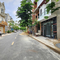 Nhà Đẹp Gần Ngã Tư Bình Chuẩn, Cách Dt743 Chỉ 100M