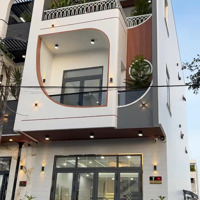 Gia Đình Em Cần Bán Căn Nhà Do Có Việc Cần Ra Nước Ngoài Để Định Cư 1 Thời Gian. Giá Bán 1 Tỷ 400 Triệuiệu