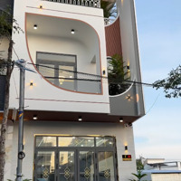 Gia Đình Em Cần Bán Căn Nhà Do Có Việc Cần Ra Nước Ngoài Để Định Cư 1 Thời Gian. Giá Bán 1 Tỷ 400 Triệuiệu