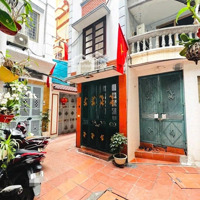 Thái Hà - Đống Đa - 30M2 - 4Tầng - Hơn 5Tỷ - Lô Góc - Ôtô Cách 10M - Trước Nhà Có Sân Rộng, Thoáng.