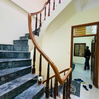 Bán Nhà Phân Lô Cầu Giấy 42M2 4 Tầng 4 Ngủ Ô Tô Đỗ Cửa Dân Xây 2 Thoáng Chỉ Hơn 10 Tỷ