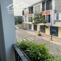 Bán Nhà 1 Trệt 2 Lầu Hoàn Công Đầy Đủ 1 Căn Duy Nhất Xuất Ngoại Giao