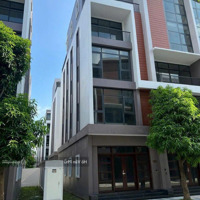 Song Lập Mini Đang Để Cân Nhắc Đầu Tư Khi Là Căn Cuối Cùng Đầu Dãy Với Giá Bán 10,6 Tỷ