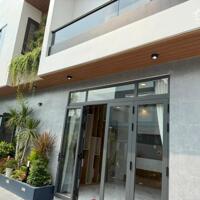 Tìm chủ mới cho căn 141m 2 mặt tiền P.Bình Nhâm nhà đẹp thiết kế hiện đại giá chỉ 35tr/m