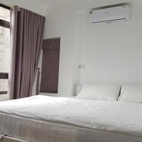 Cho thuê căn hộ tại Vũ Miên, Yên Phụ, Tây Hồ, rộng 80m2, 2PN, có ban công, nhà đẹp