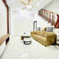 Căn Nhà mới xây – Kính coong– Nguyễn Khoái– gần phố – Full công năng.