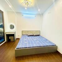 Căn Nhà mới xây – Kính coong– Nguyễn Khoái– gần phố – Full công năng.