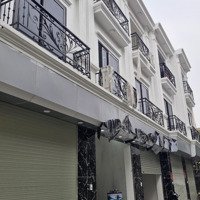 Cần Bán Gấp Căn Nhà 3 Tầng 40 M2 Cách Đại Lộ Thăng Long 2Km