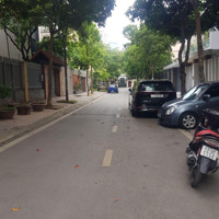 Bán Nhà Ở Khu Đô Thị Dịch Vọng Cầu Giấy . Diện Tích 152 M2 . Mặt Tiền 7.6M . Nhà Xây Thô .