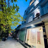 Bán nhà Hẻm xe hơi Quận 7 - DT: Ngang 4m x Dài 14m - Giá bán: 6 TỶ 990 TRIỆU