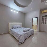 Bán nhà Hẻm xe hơi Quận 7 - DT: Ngang 4m x Dài 14m - Giá bán: 6 TỶ 990 TRIỆU